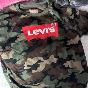 LEVI’s kids crewneck! never worn